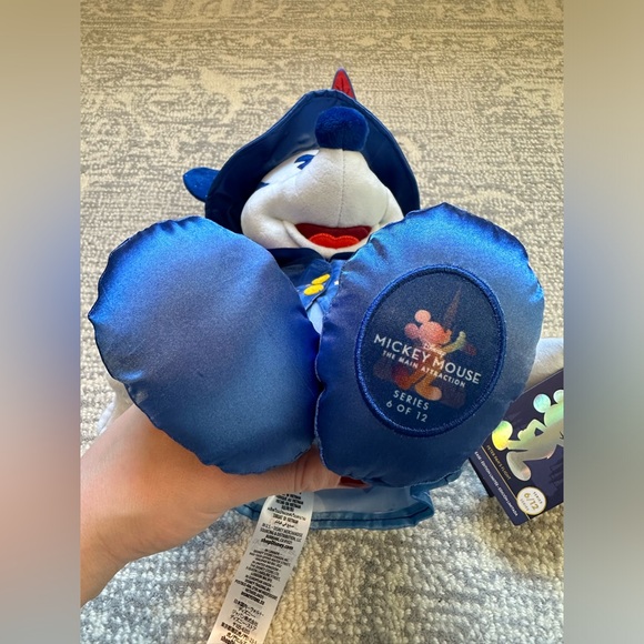 Mickey Mouse: The Main Attraction Plush – Peter Pan’s Flight – Limited Release - Picture 6 of 7